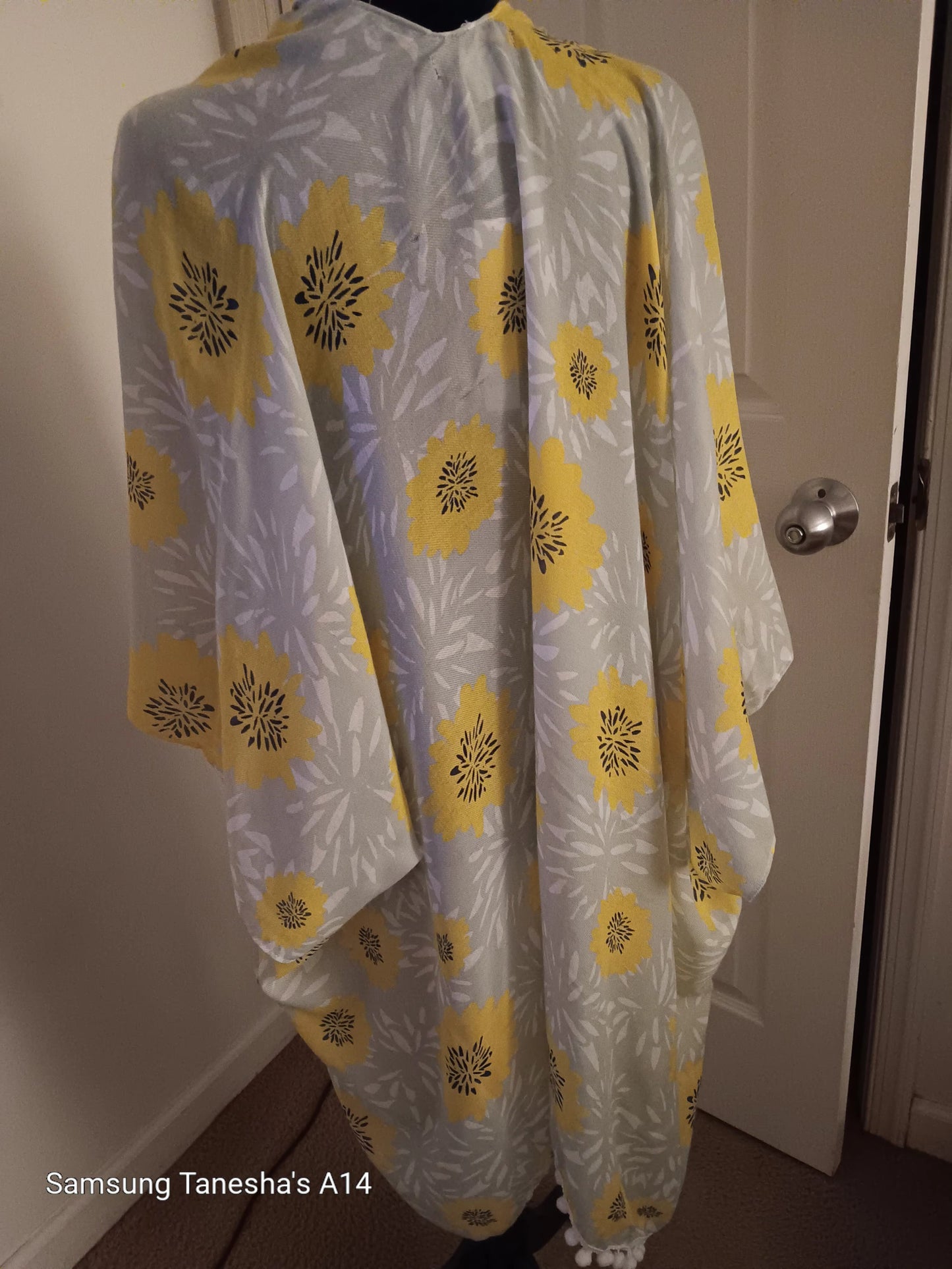 Tahari floral print poncho